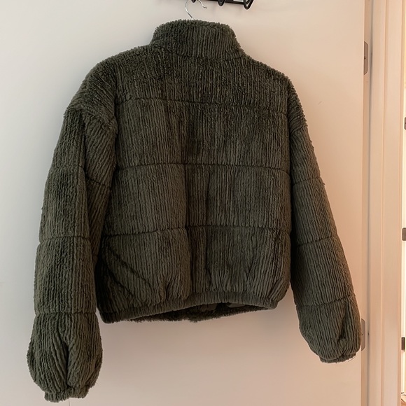 🌼SOLD🌼 Green Cropped Jacket - Picture 5 of 10